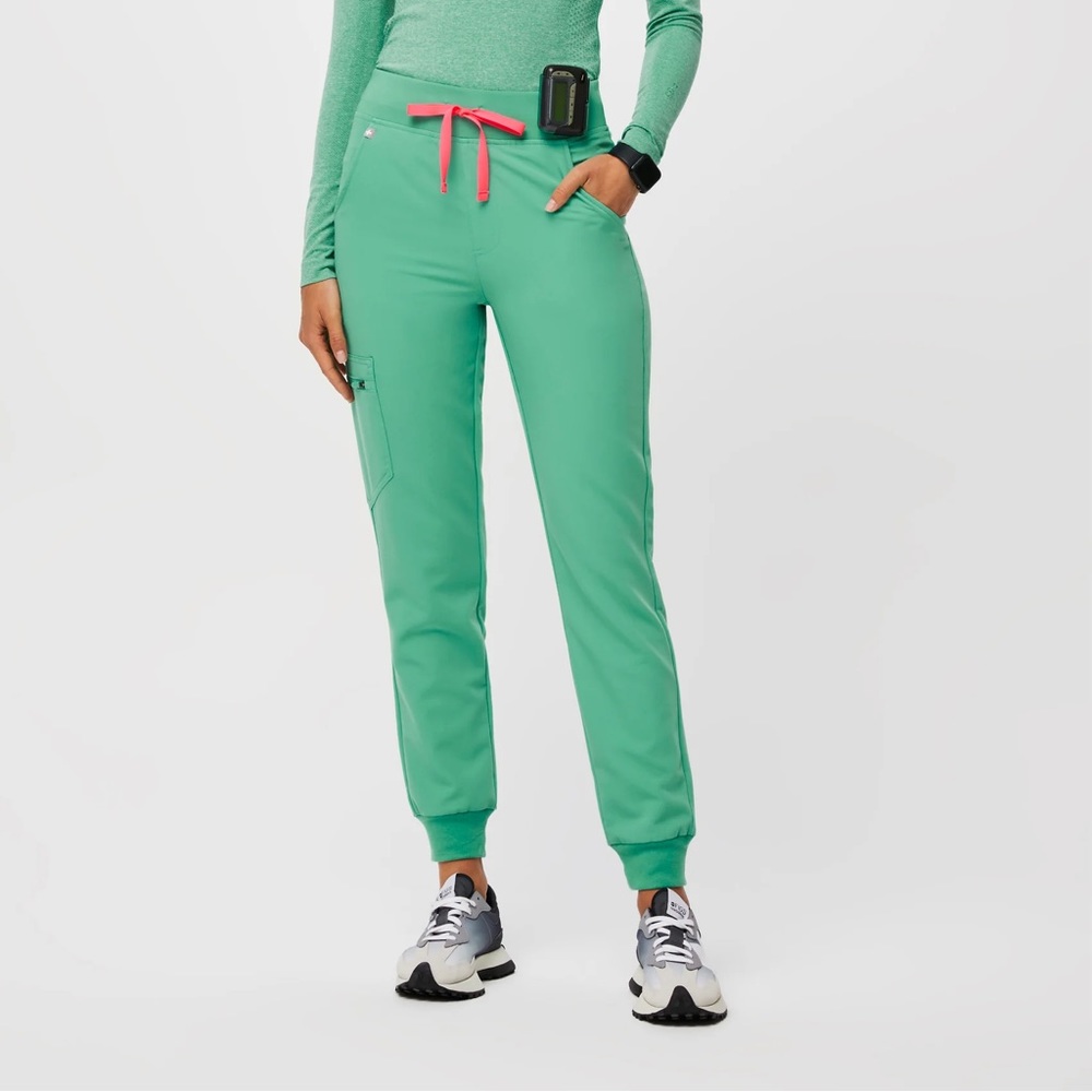 FIGS Zamora 2.0 Joggers Surgical Green size M